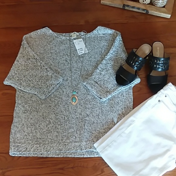H&M Tops - CUTE H&M womens 3/4 sleeve spring sweater
